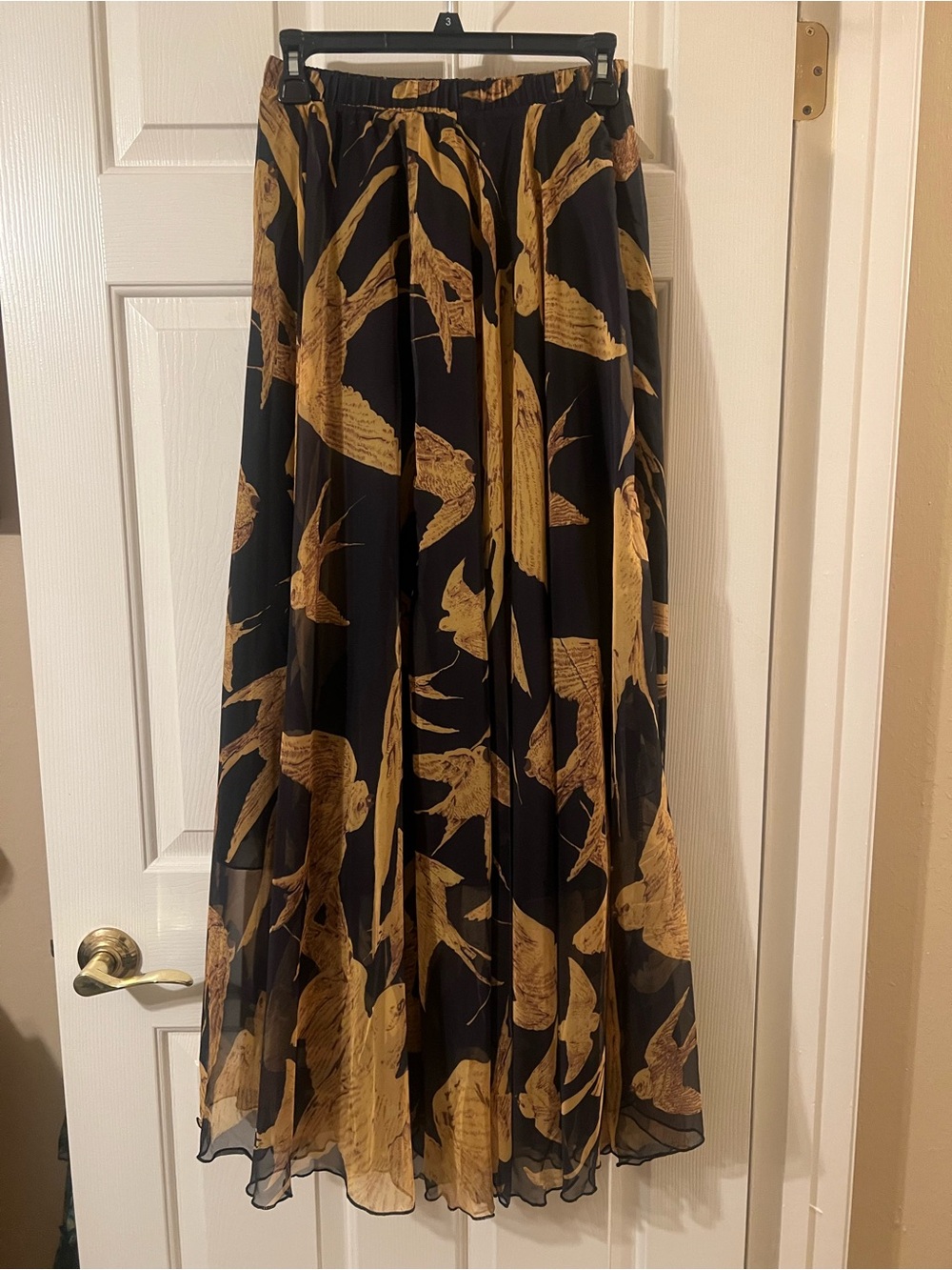 NWOT 🛍️3 for 25 🛍️ Chicwish Swallows Print Black Maxi Skirt with Gold Birds XS/S